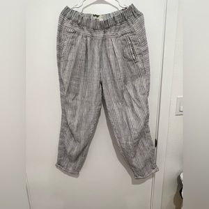 Size Small By Anthro Tapered Legged Pant